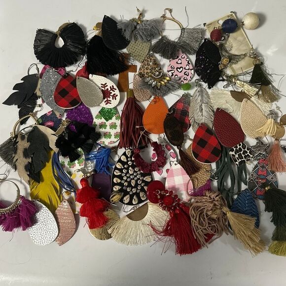 J315 Craft Bulk Bundle of Earrings - Picture 1 of 2